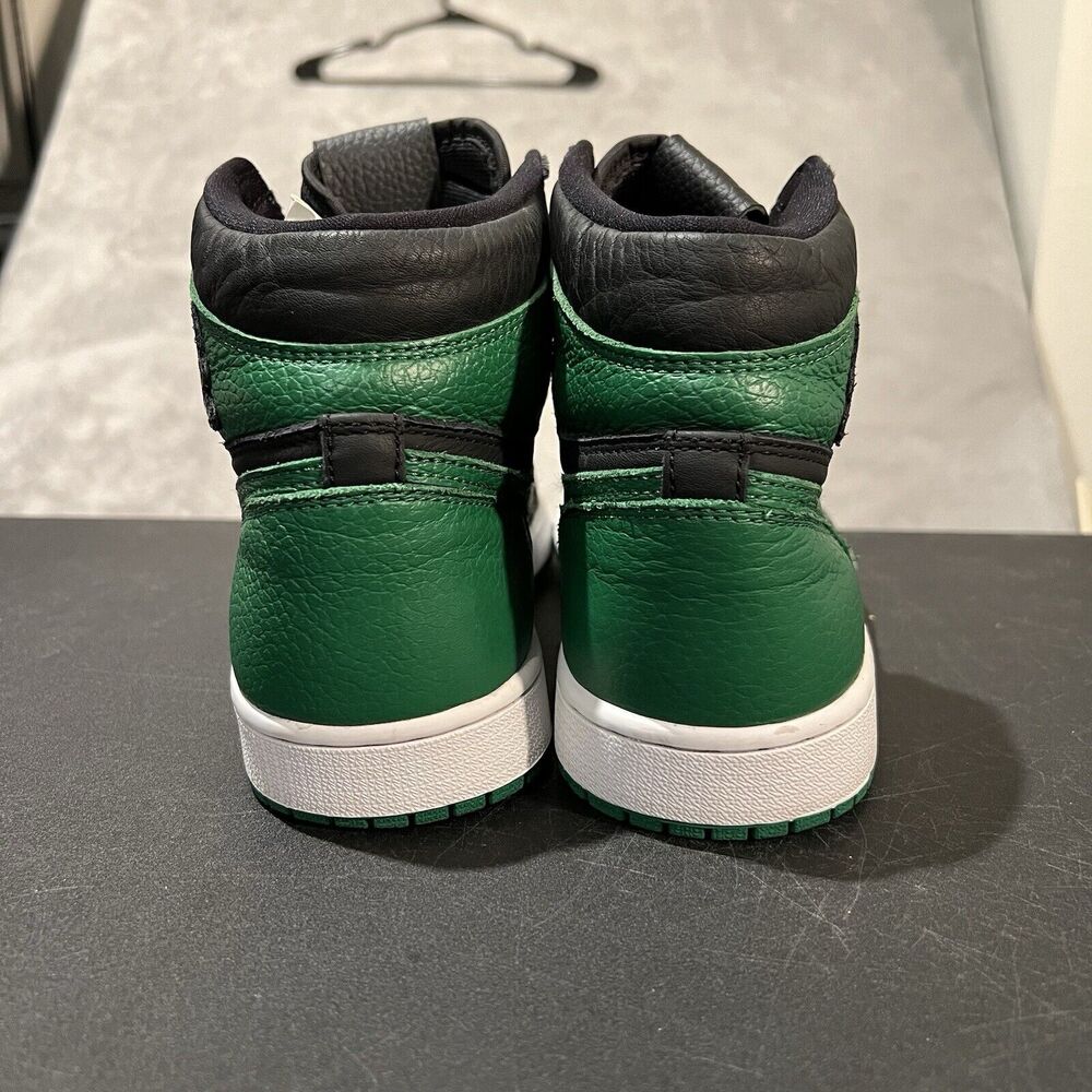 Air Jordan 1 Retro High OG Pine Green 2.0 - Picture 5 of 11